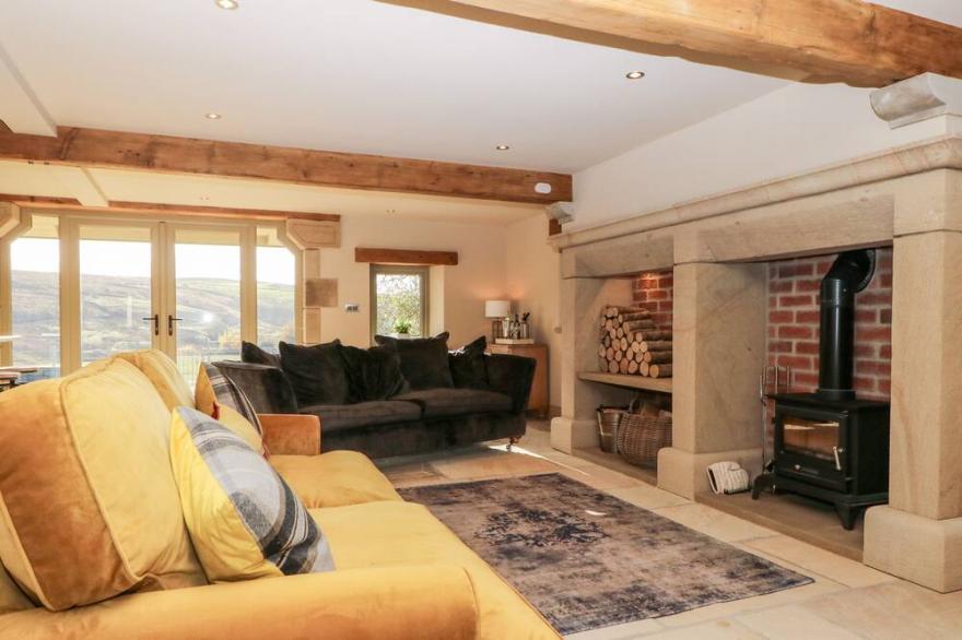 THE OLD SHIPPON, family friendly, luxury holiday cottage in Cowling
