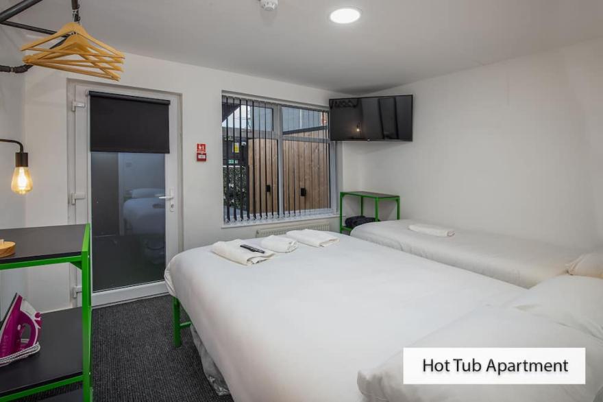 Hot tub apartment @ ApartHotel421 by Seafront Collection