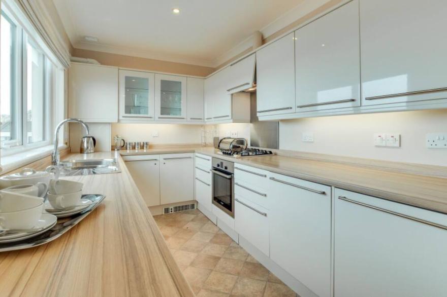 Nice apartment for 4 people with WIFI, TV and parking