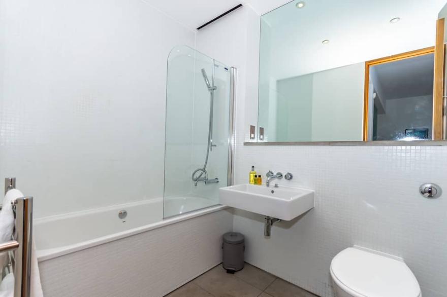 Spacious Modern Apartment 42 Brewhouse
