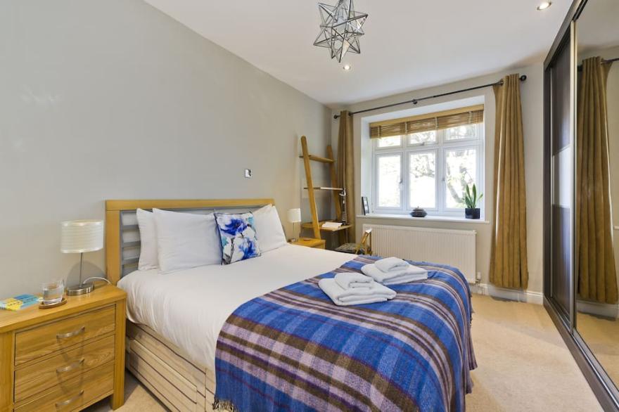 Delightful apartment in prime location near Hampstead Heath by UnderTheDoormat