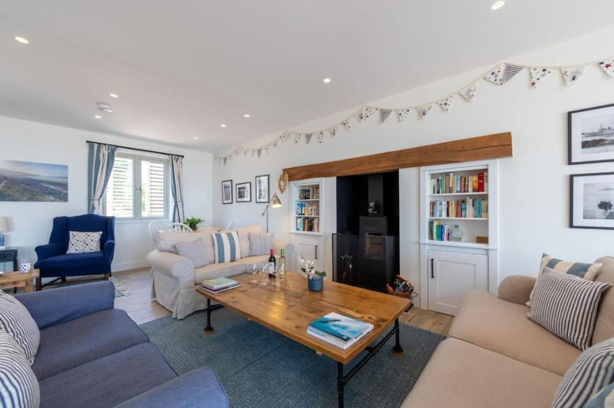 Minack View -  a modern home that sleeps 12 guests  in 6 bedrooms
