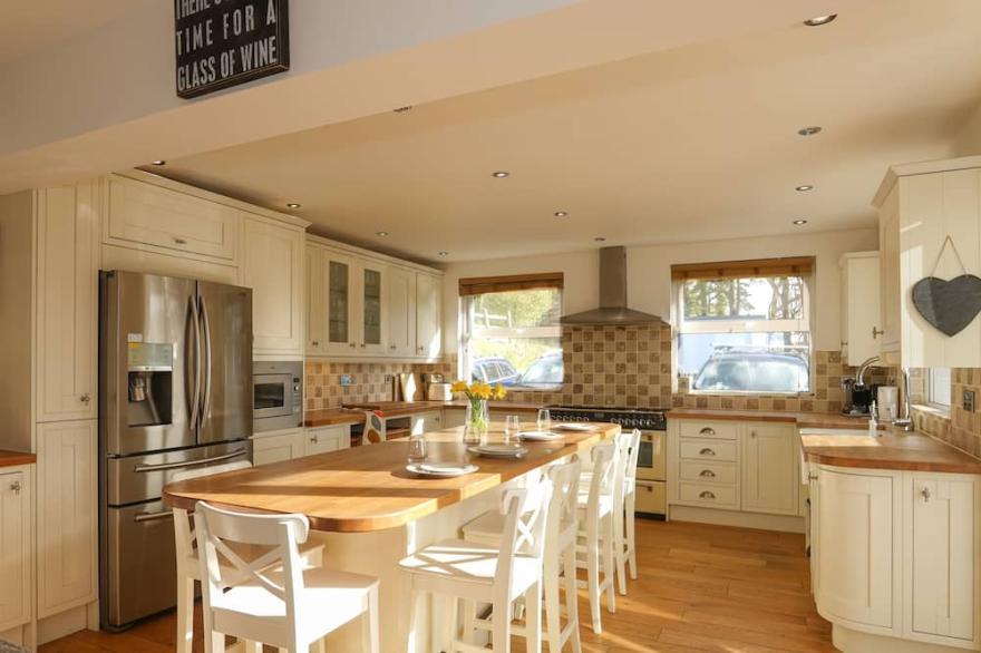 Hazelmere House [TJS9271], 4 Bed, sleeps 10