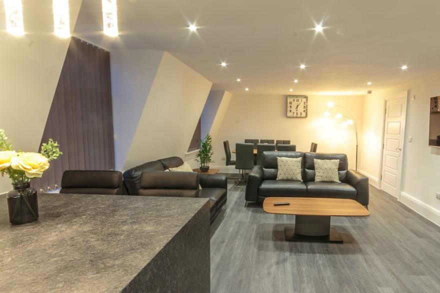 Luxury 3 bed penthouse apartment