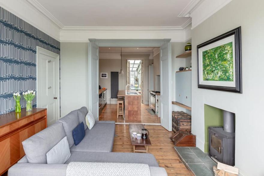 Elegant Luxury sea view apartment. Over looking Bangor marina & Pickie Park.