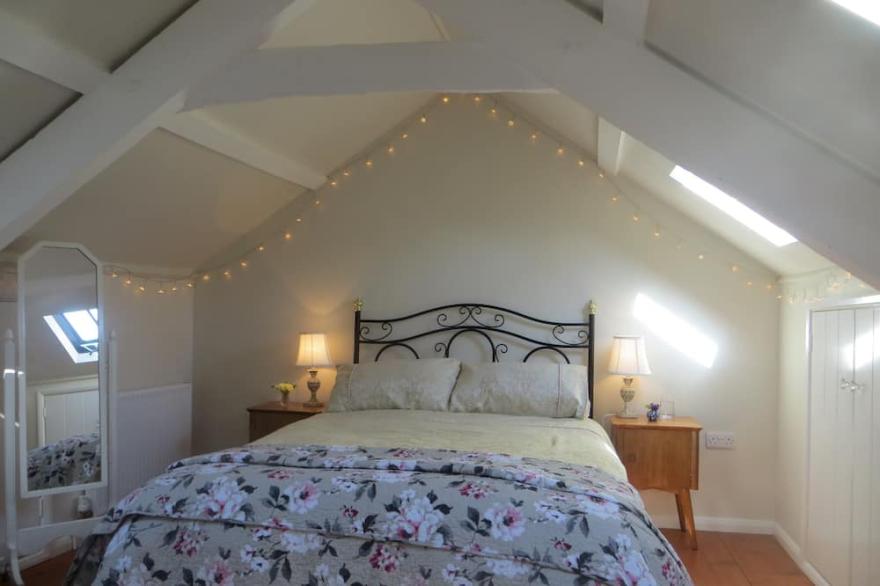 Secluded Cottage with extensive private garden