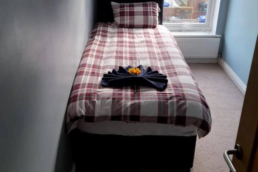 3 bedroom property in Newcastle under lyme