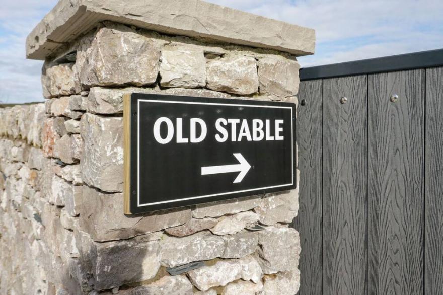 OLD STABLE, family friendly, country holiday cottage in Baycliff
