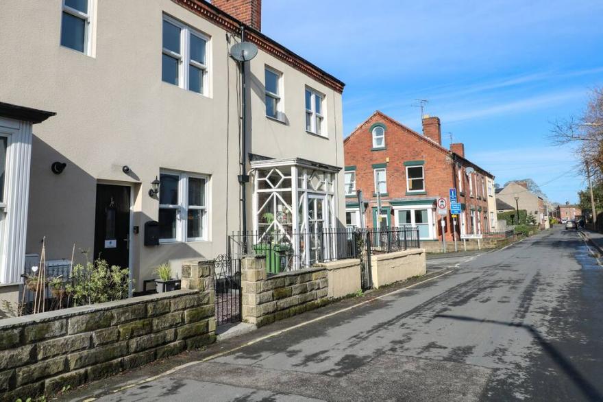 THE FOX HOUSE, pet friendly, with a garden in Belper