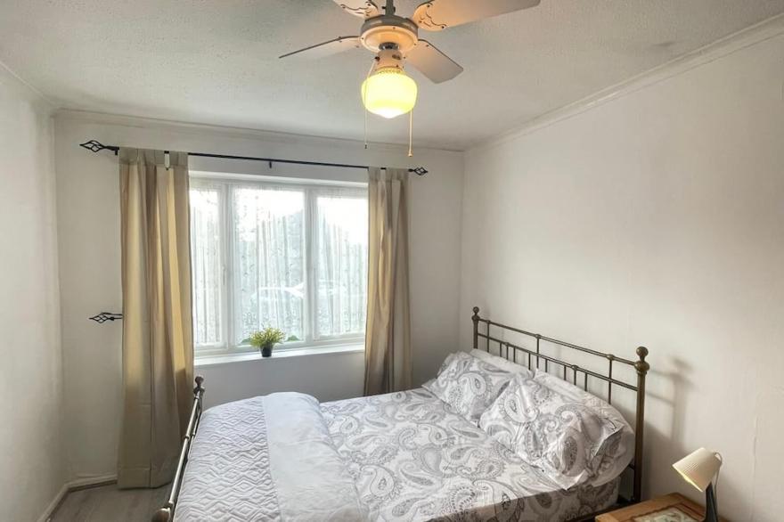 Two Double Bedroom Maisonette with garden