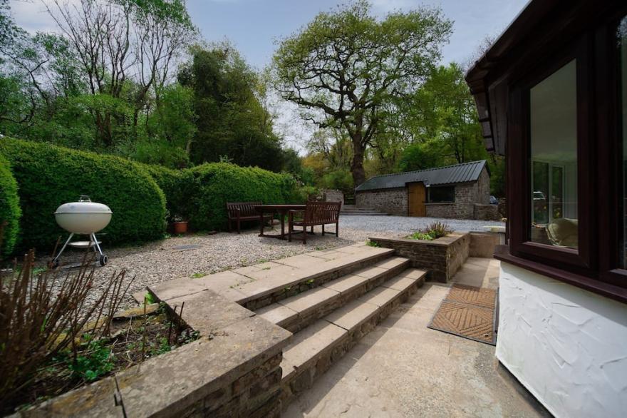 Crooked Lake - Charming countryside cottage