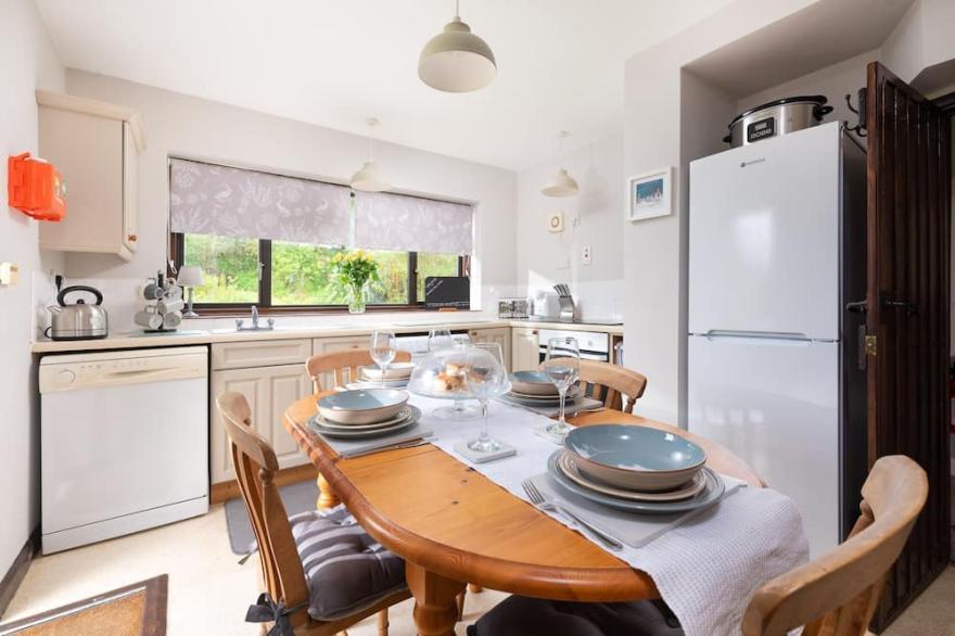 Crooked Lake - Charming countryside cottage