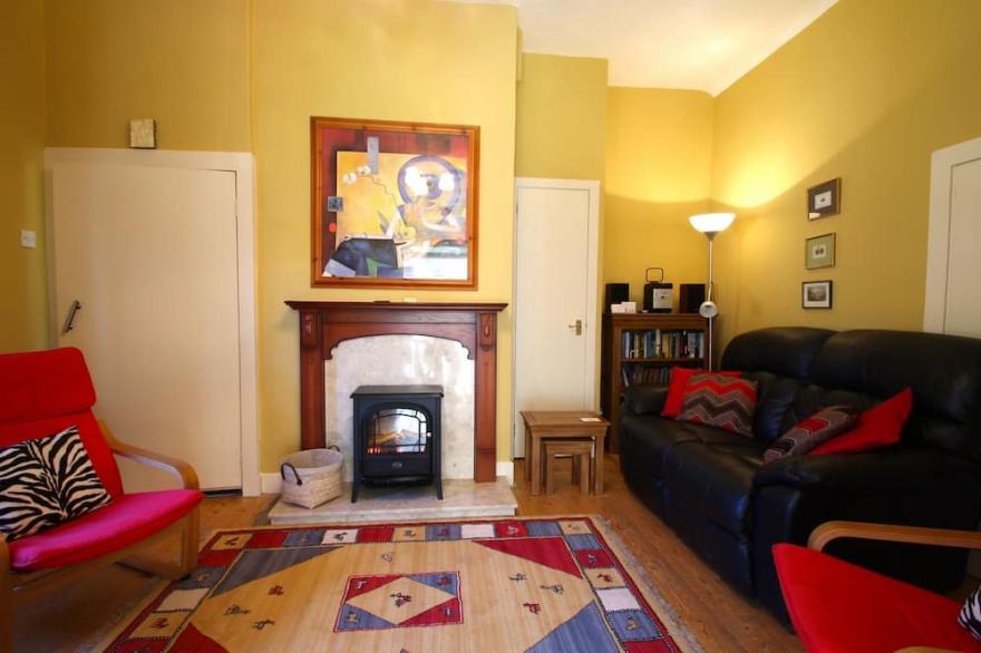 Cozy, dog friendly cottage on the edge of Kinblethmont Estate near to golf and beaches