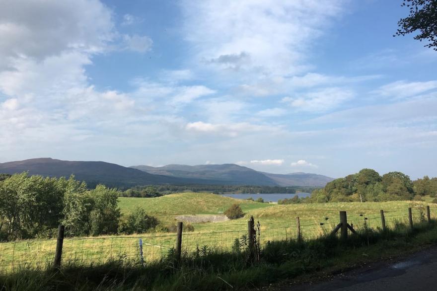 Spacious pet friendly 5-bedroom farmhouse set in the beautiful Cairngorm Mountains