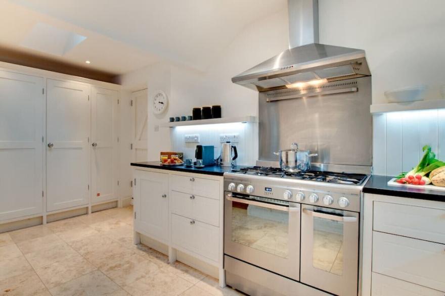 Waters Reach - Three Bedroom House, Sleeps 6