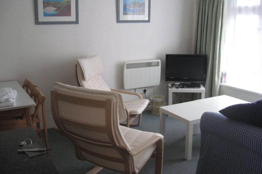 10 mins on foot to beach. Short drive to golf, surf and riding. Pool access