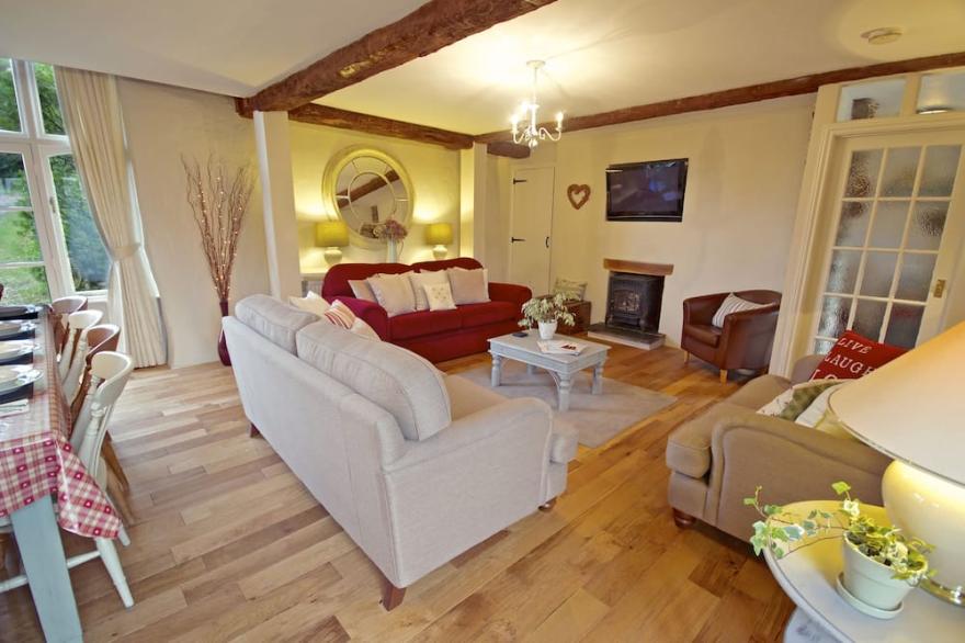 Charming, family friendly, 6-bedroom barn conversion located close to the beach