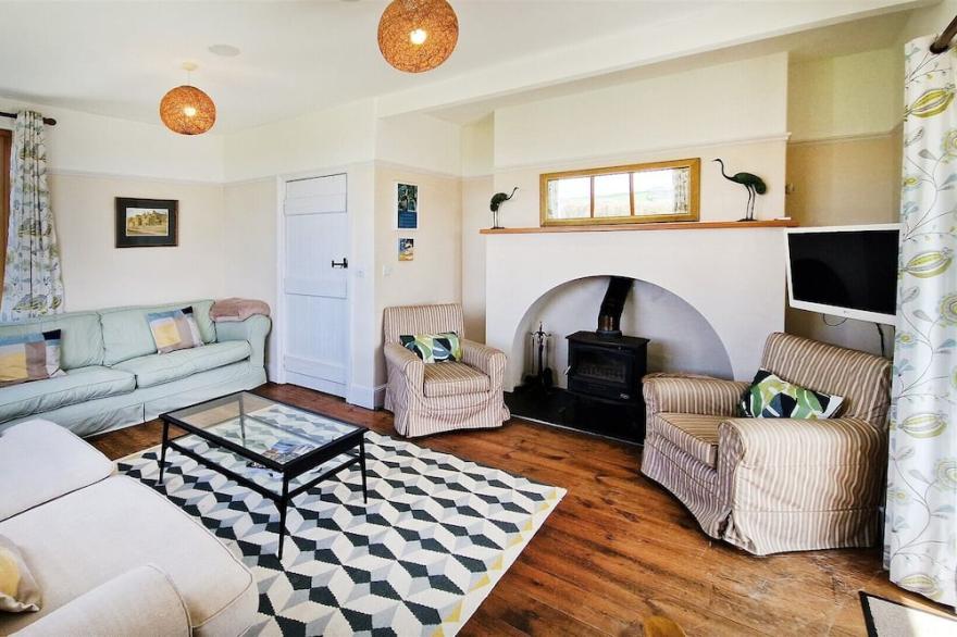 Broad-De Sleeps 10 | Pet Friendly* | Near Beach