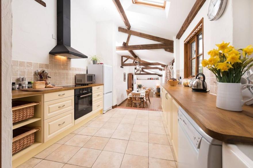 Stunning Three Bedroom Barn Conversion Sleeps 6, takes pets. Near beaches and Exmoor.