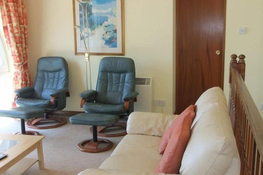 Stay somewhere unusual , Peaceful central location, sleeps 4, Pets Welcome.