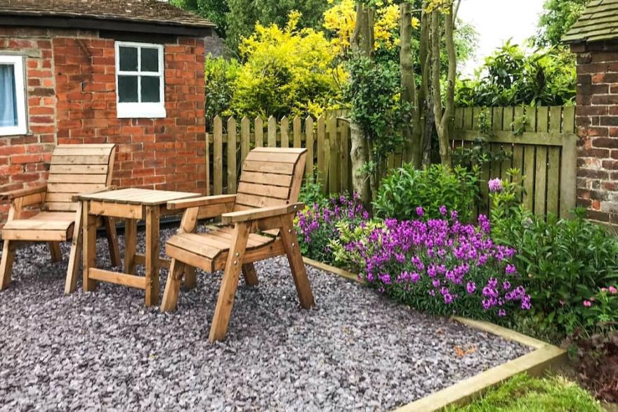 3 bedroom accommodation in Shirley, near Ashbourne