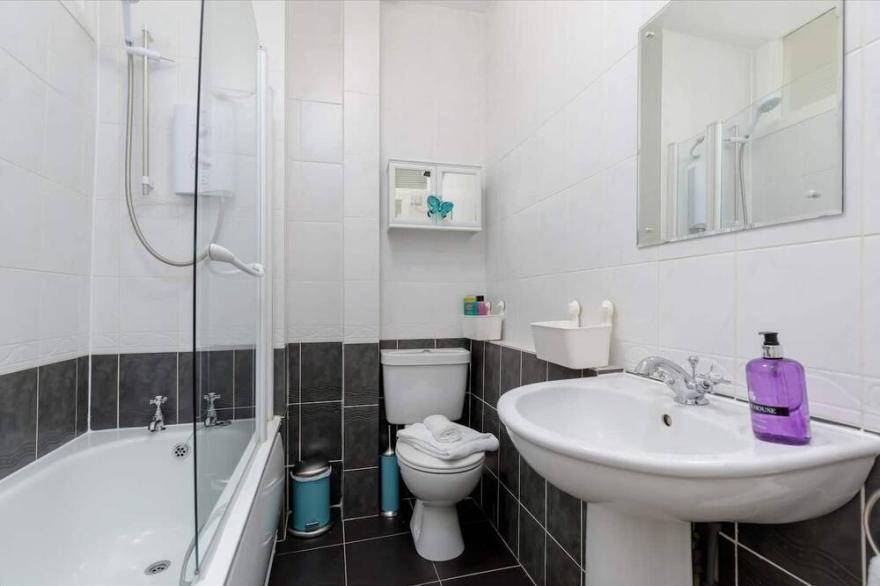 Spacious and Homely One Bedroom Flat in Edinburgh