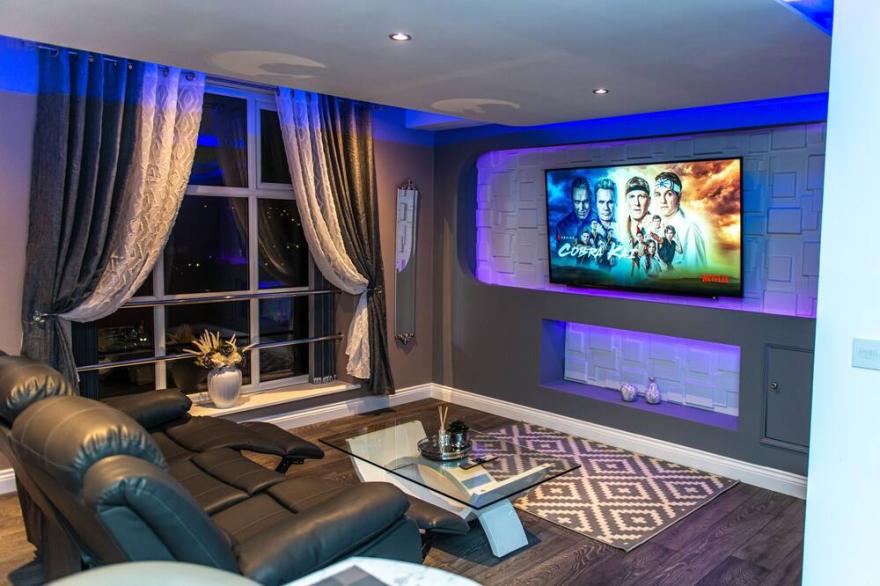 Optimal Apartments - Designer Jet Hot Tub Suite