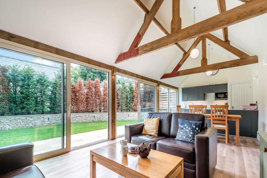 2 bedroom accommodation in Hatherop, near Cirencester
