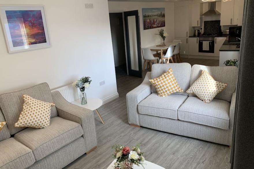 2 Bed apartment very close to Plymouth Hoe
