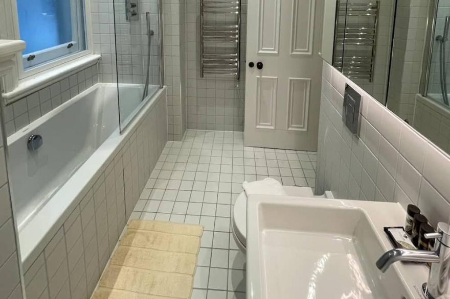 Central 1 Bedroom Apartment in Farringdon