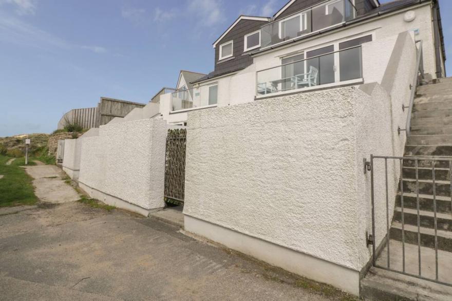 ATLANTIC VIEW, family friendly in Holywell Bay