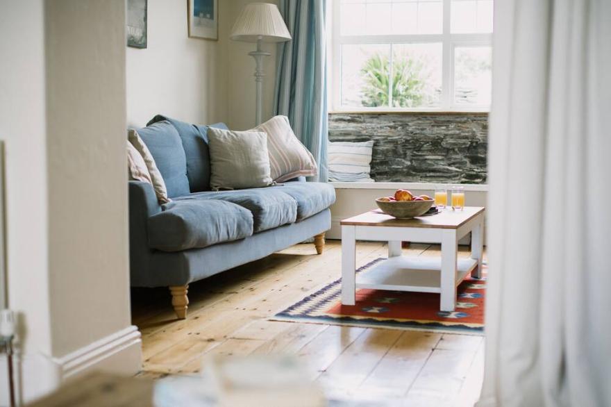 MERLINS COTTAGE, pet friendly, with open fire in Tintagel