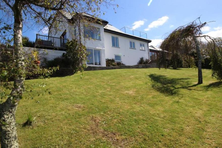 Bramble Hill, a dog friendly six bedroom property close to Crackington Haven