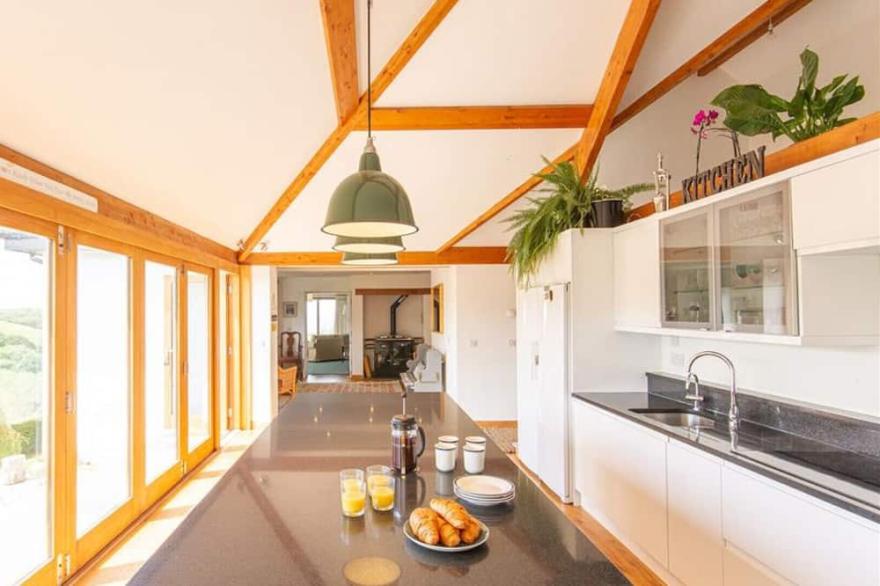 Bramble Hill, a dog friendly six bedroom property close to Crackington Haven