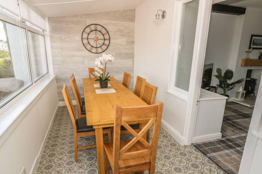 SOLWAY COTTAGE, pet friendly, country holiday cottage in Southerness