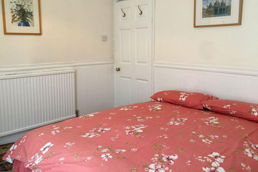 Private entrance cottage in heart of Wallingford
