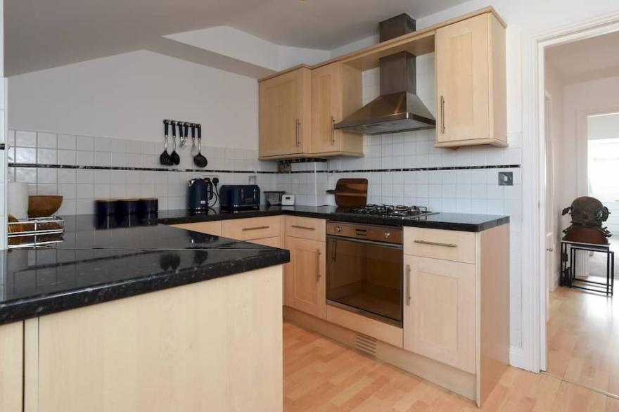 Pass the Keys | Private roof terrace  Parking  2bed Seafront apt