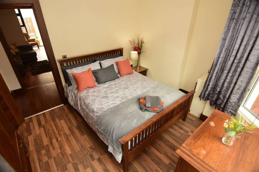 Modern Apartment with WiFi in great location.