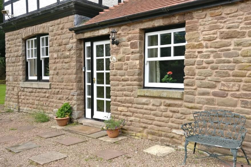 Self contained ground floor flat in peaceful location, excellent views and walks