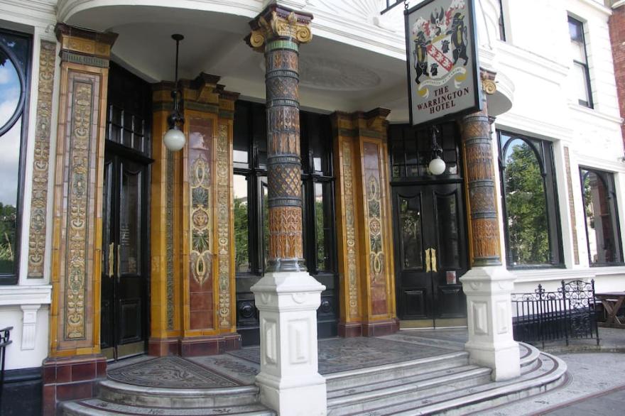 Spacious Historic Townhouse in Central London - family friendly