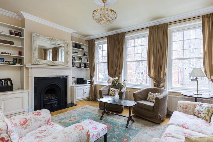 Spacious Historic Townhouse in Central London - family friendly