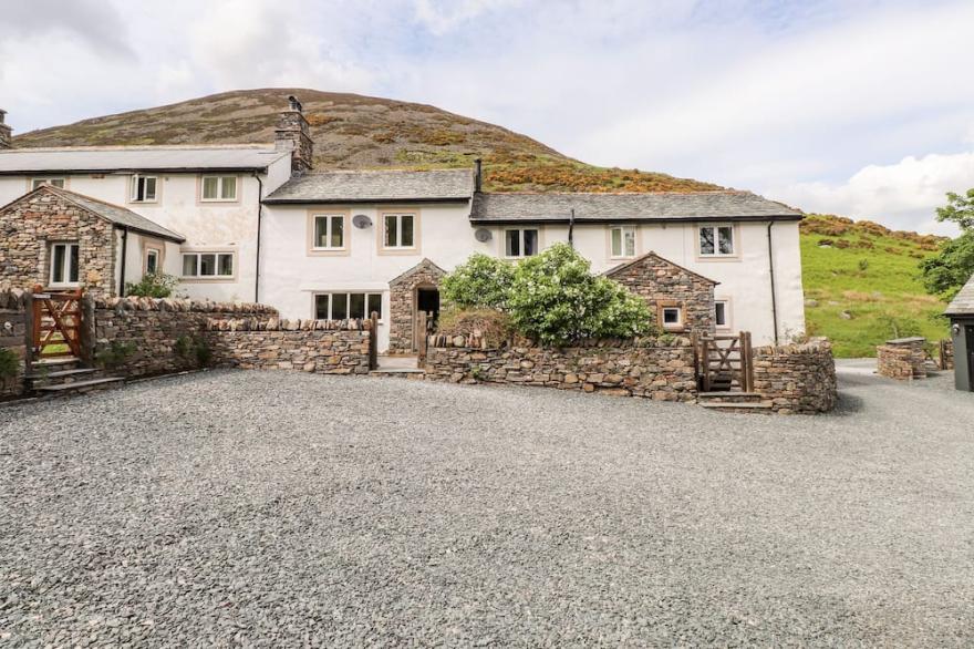 TWO TOWN END, pet friendly, character holiday cottage in Mungrisdale