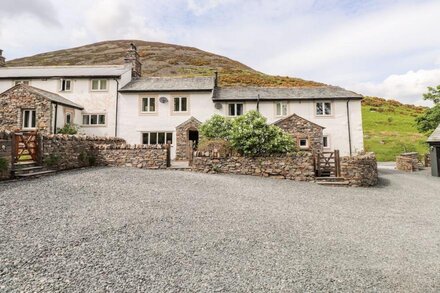 TWO TOWN END, pet friendly, character holiday cottage in Mungrisdale