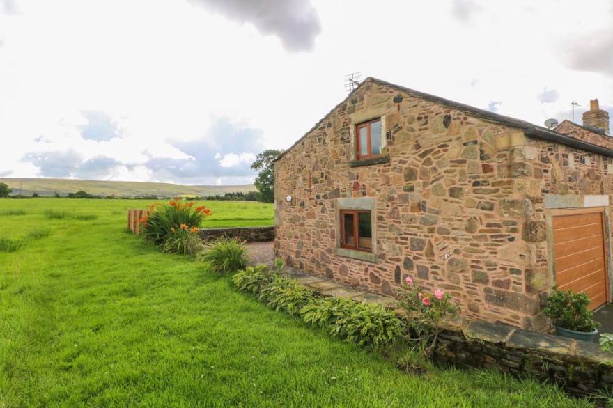 THE CROFT, romantic, character holiday cottage in Chorley