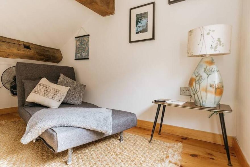 OLD BUTCHERS SHOP // 2 Bed Unique Retreat for Two Located in Holmfirth, West Yor