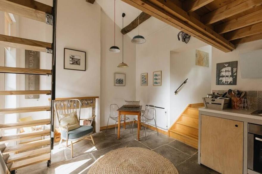 OLD BUTCHERS SHOP // 2 Bed Unique Retreat for Two Located in Holmfirth, West Yor
