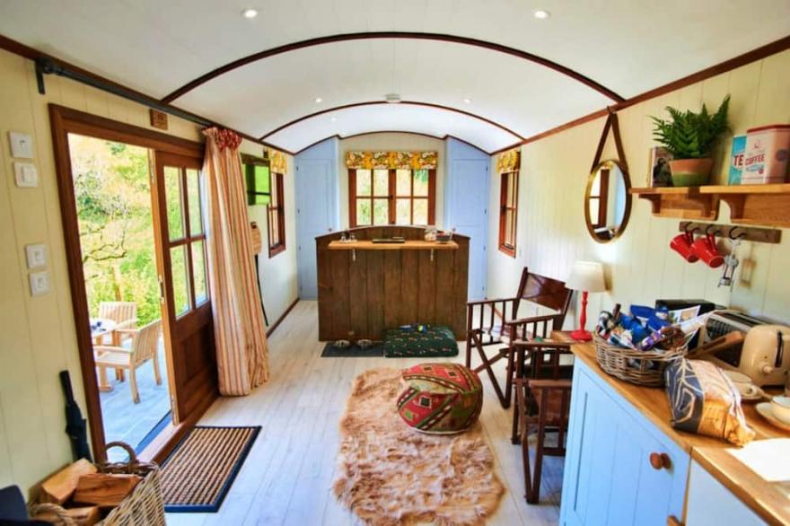 Willow Luxury Shepherds Hut