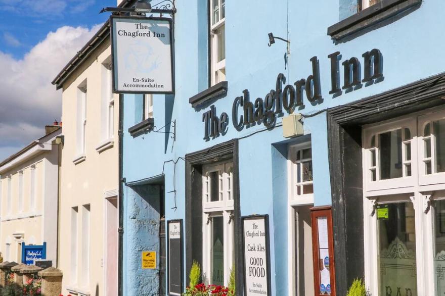 CHURCH COTTAGE, family friendly, with a garden in Chagford