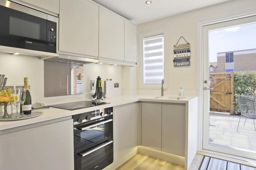 Ons Huis - Two Bedroom House, Sleeps 4