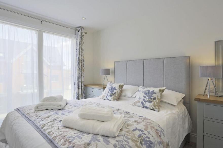 Ons Huis - Two Bedroom House, Sleeps 4